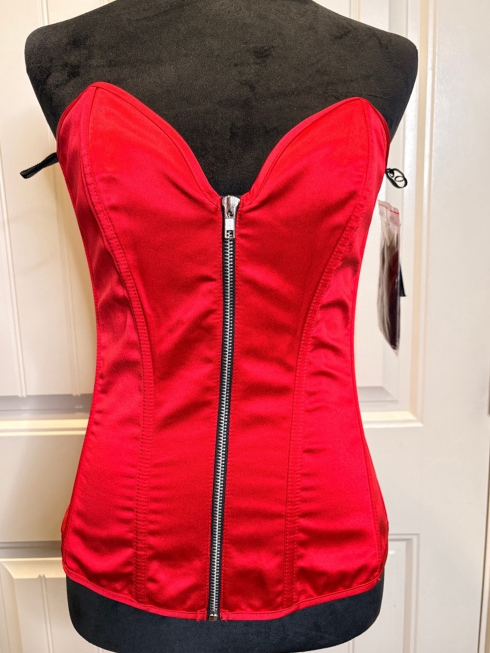 ❤️🔥😍 NWT Frederick’s of Hollywood Red Satin Zipper Corset Set – Size Large